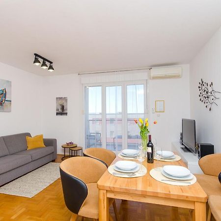 Spacious Apartment Smile With Terrace And Secure Garage Split Exteriör bild