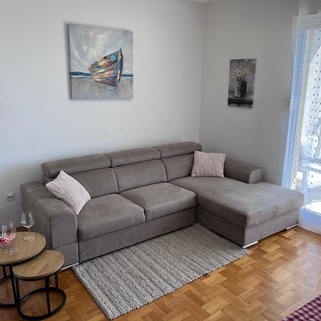 Spacious Apartment Smile With Terrace And Secure Garage Split Exteriör bild