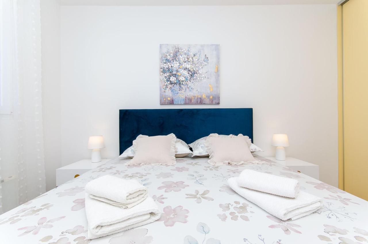 Spacious Apartment Smile With Terrace And Secure Garage Split Exteriör bild