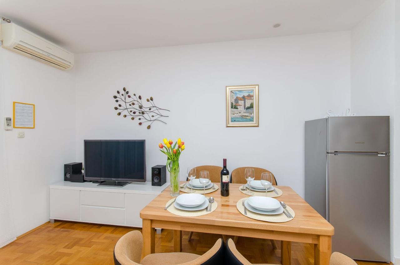 Spacious Apartment Smile With Terrace And Secure Garage Split Exteriör bild