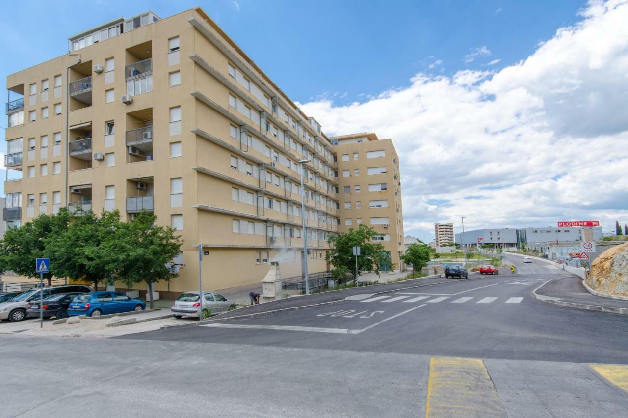Spacious Apartment Smile With Terrace And Secure Garage Split Exteriör bild